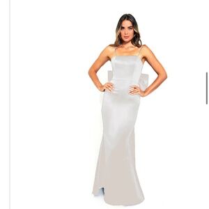 Ivory Bari Jay bridesmaids dress from Bella’s Bridesmaids